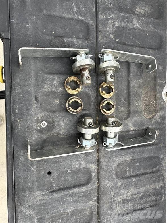  PULLRITE 2900 Gumiabroncsok, kerekek és felnik