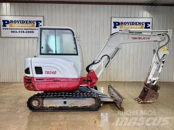 Takeuchi TB240 Mini kotrók < 7t