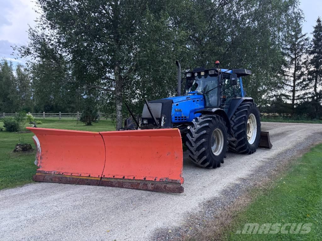 Valtra 8400-4 Traktorok