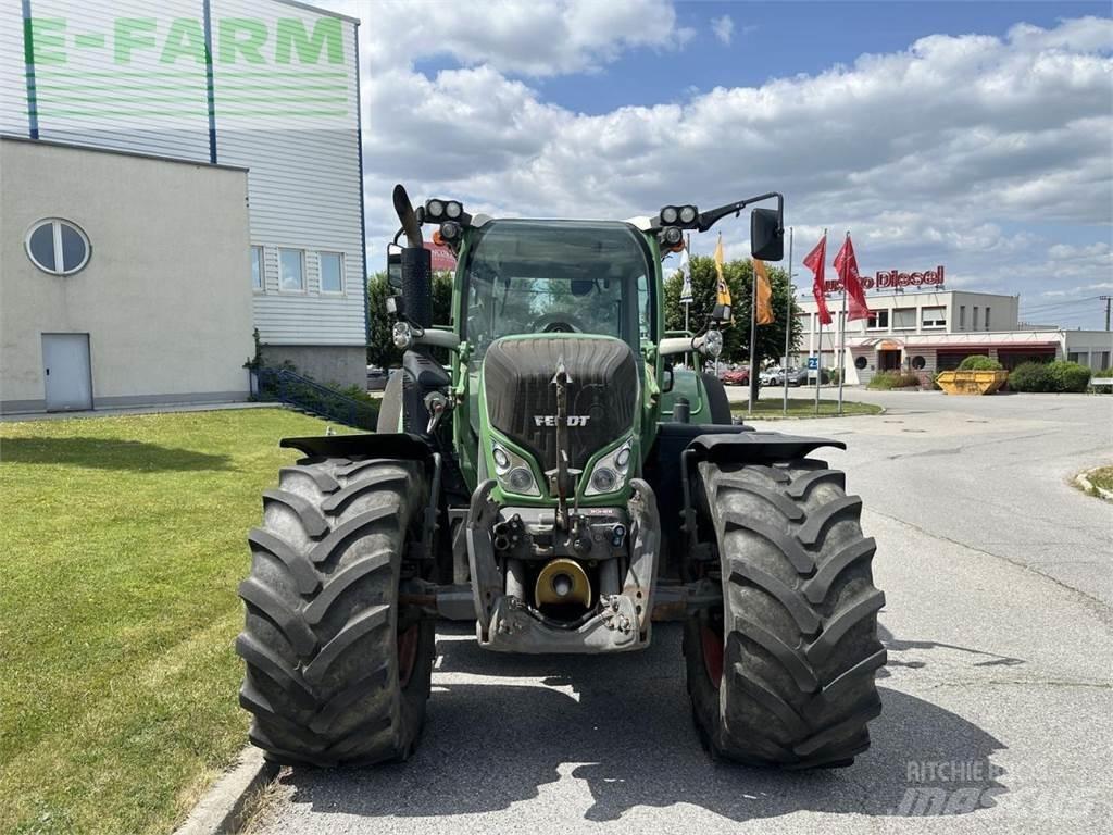 Fendt 718 vario Traktorok