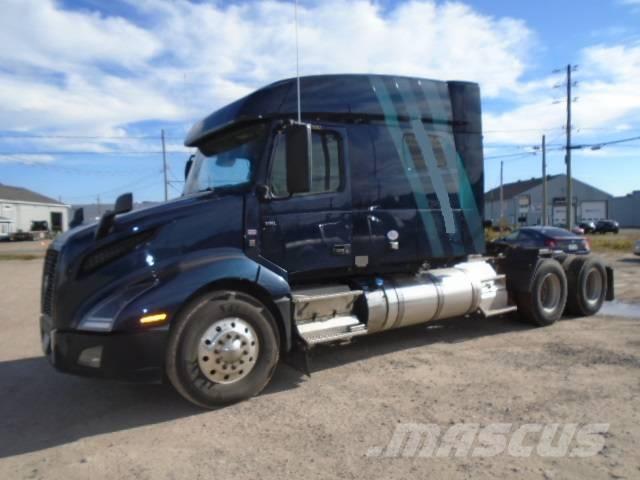 Volvo VNL740 Nyergesvontatók