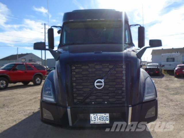 Volvo VNL740 Nyergesvontatók