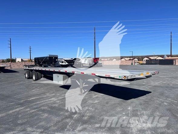 Utility 4000AE Platós / Ponyvás félpótkocsik