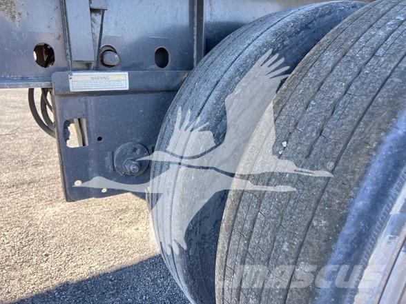 Utility 4000AE Platós / Ponyvás félpótkocsik