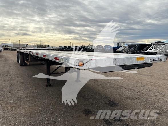 Utility 4000AE Platós / Ponyvás félpótkocsik