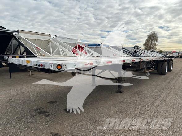 Utility 4000AE Platós / Ponyvás félpótkocsik