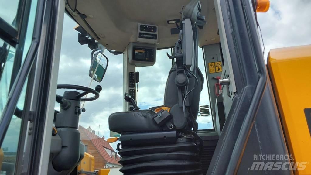 JCB 437 ZX Gumikerekes homlokrakodók