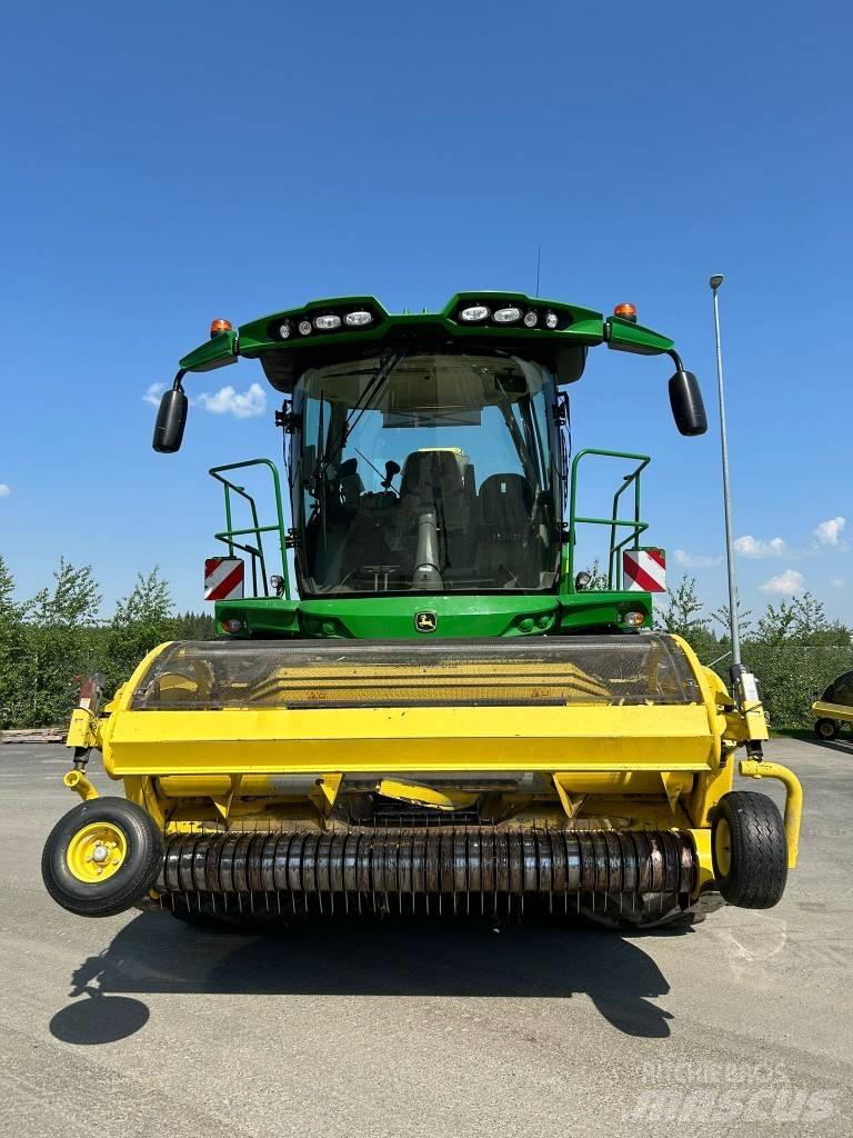 John Deere 8300i Önjáró szecskázók