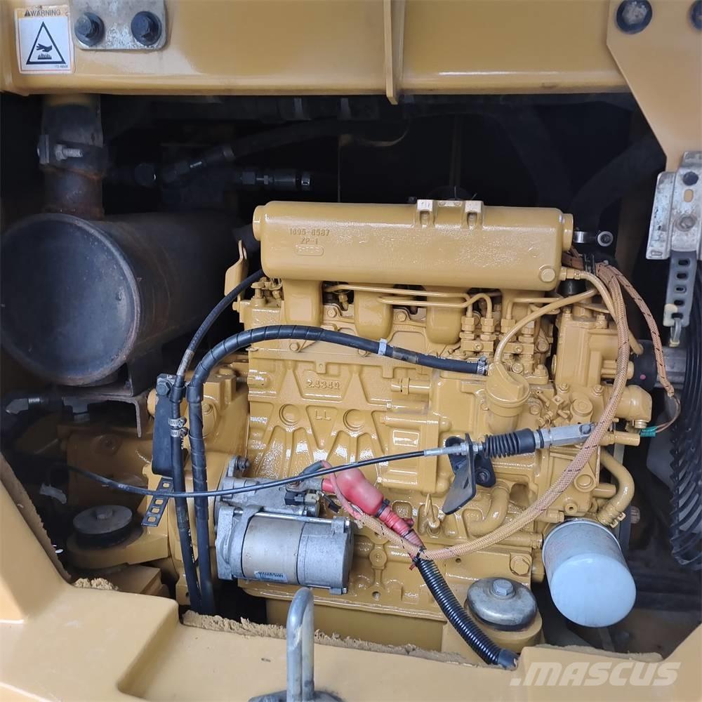 CAT 306 E Mini kotrók < 7t
