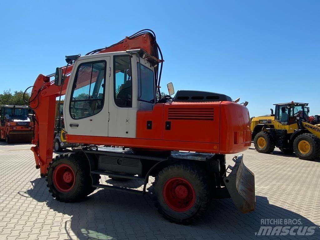 Liebherr A 900 C Gumikerekes kotrók
