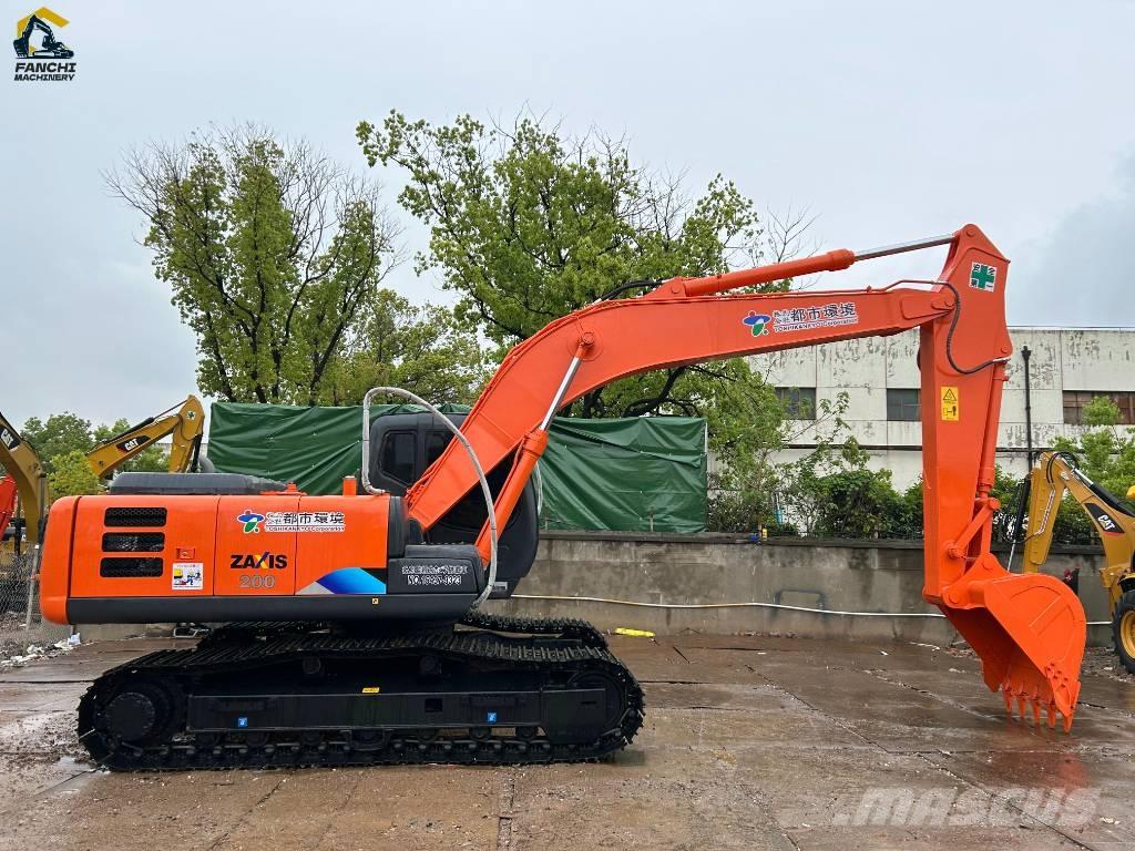 Hitachi 200 Közepes (midi) kotrók 7 t - 12 t