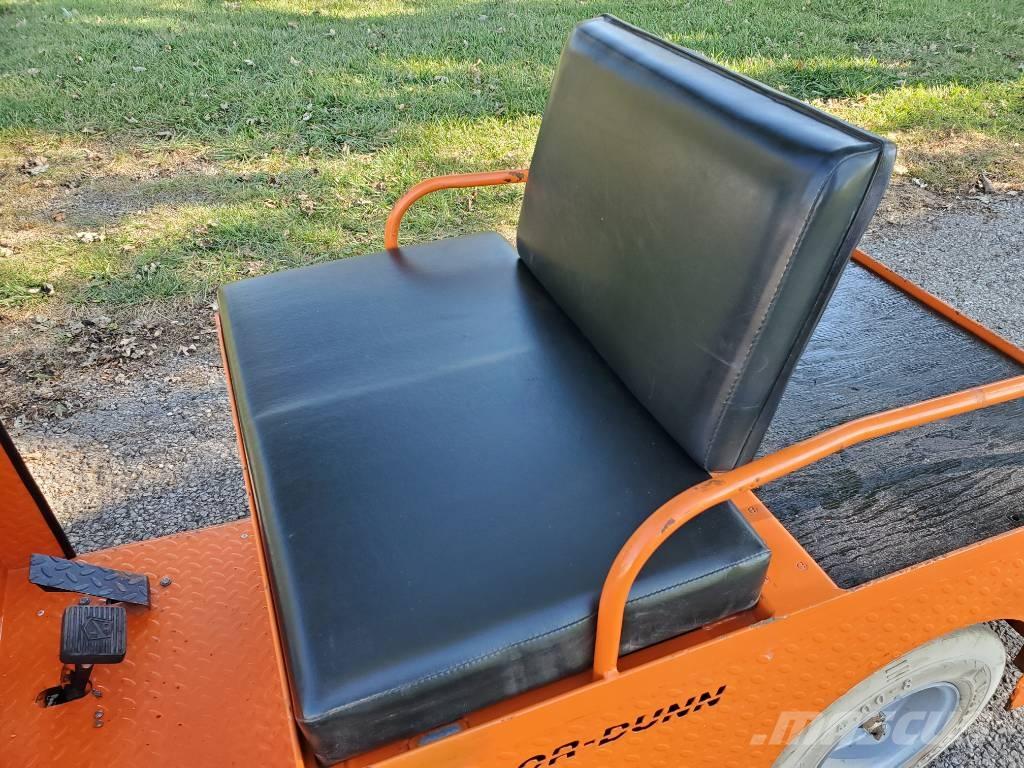 Taylor-Dunn SS536 Vontatótargonca