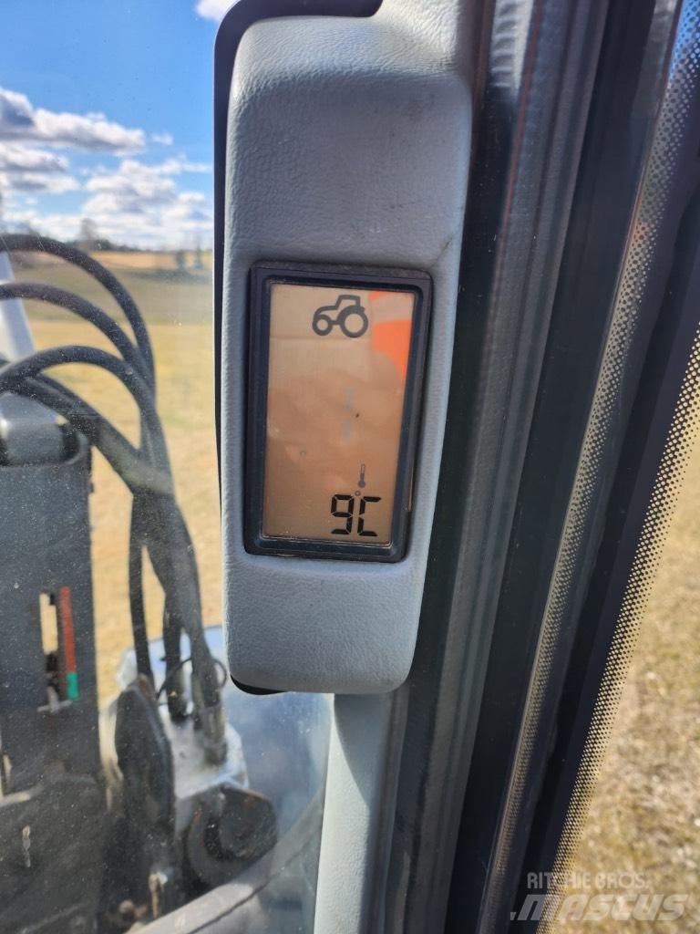 Valtra M 120 Traktorok