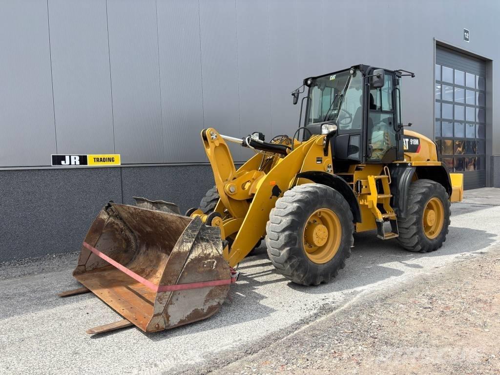 CAT 918 M Gumikerekes homlokrakodók