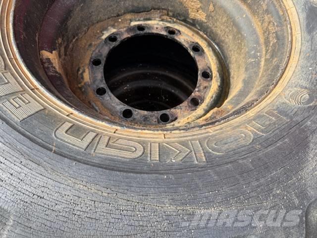 Nokian 600/50/22.5 Gumiabroncsok, kerekek és felnik