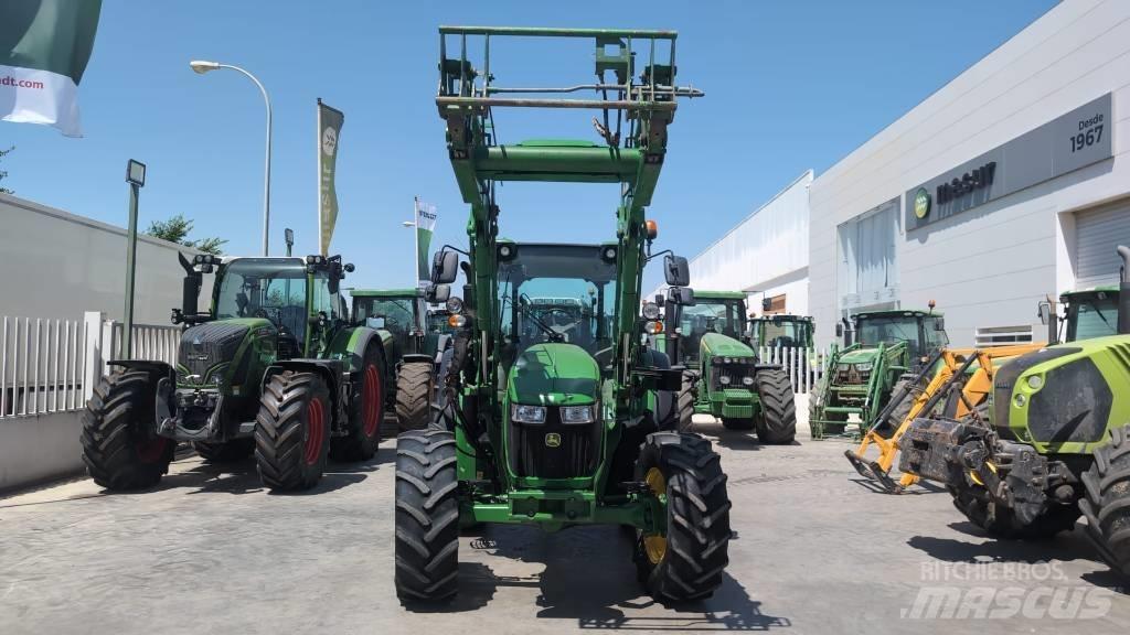 John Deere 5115R Traktorok