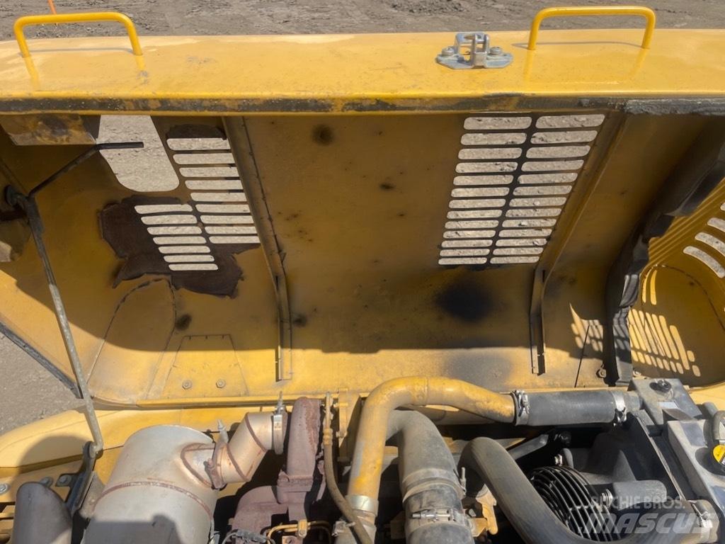 DEERE 120C Lánctalpas kotrók