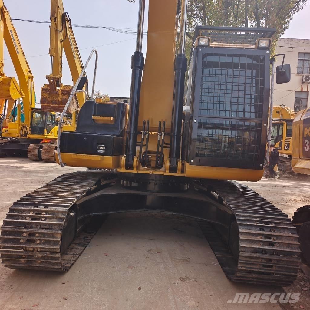 CAT 330 D Lánctalpas kotrók