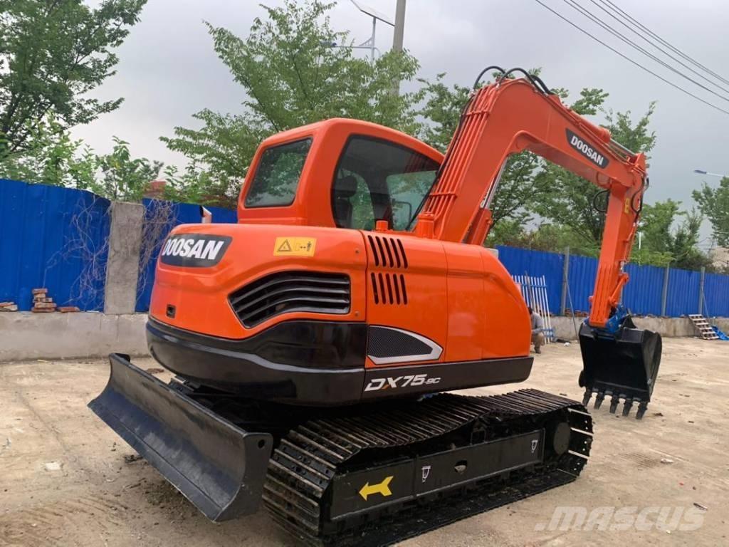 Doosan DX 75-9 C Közepes (midi) kotrók 7 t - 12 t