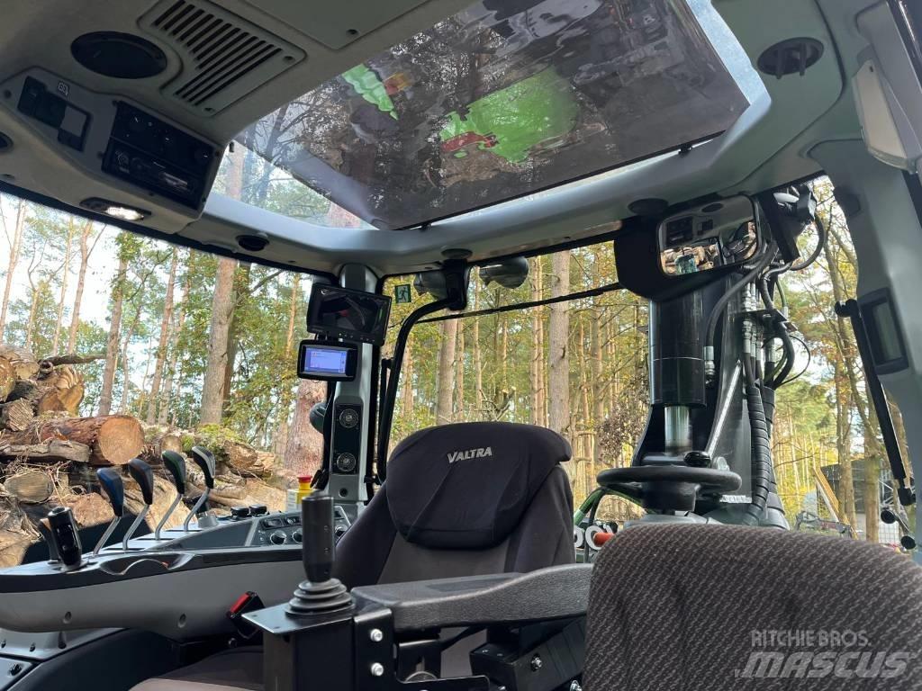 Valtra T214 Active Traktorok