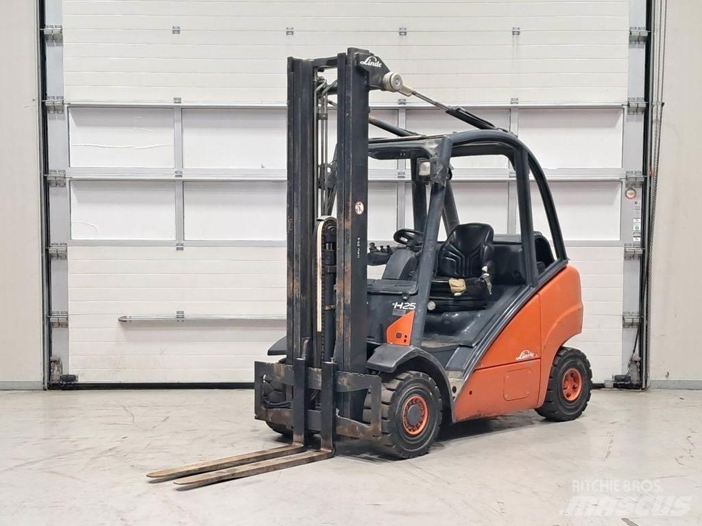Linde H25T Gázüzemű targoncák
