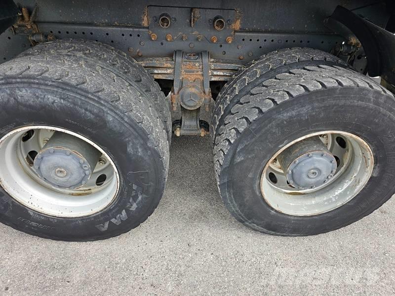 Mercedes-Benz DB3244 Billenő teherautók