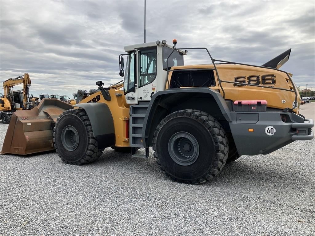 Liebherr L586 Xpower Gumikerekes homlokrakodók