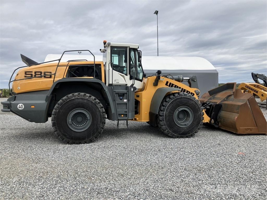 Liebherr L586 Xpower Gumikerekes homlokrakodók