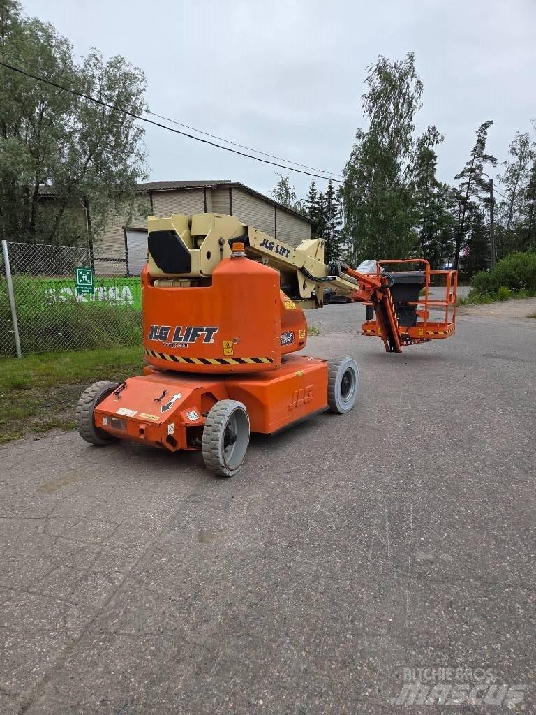JLG E 400 AJPN Karos emelők