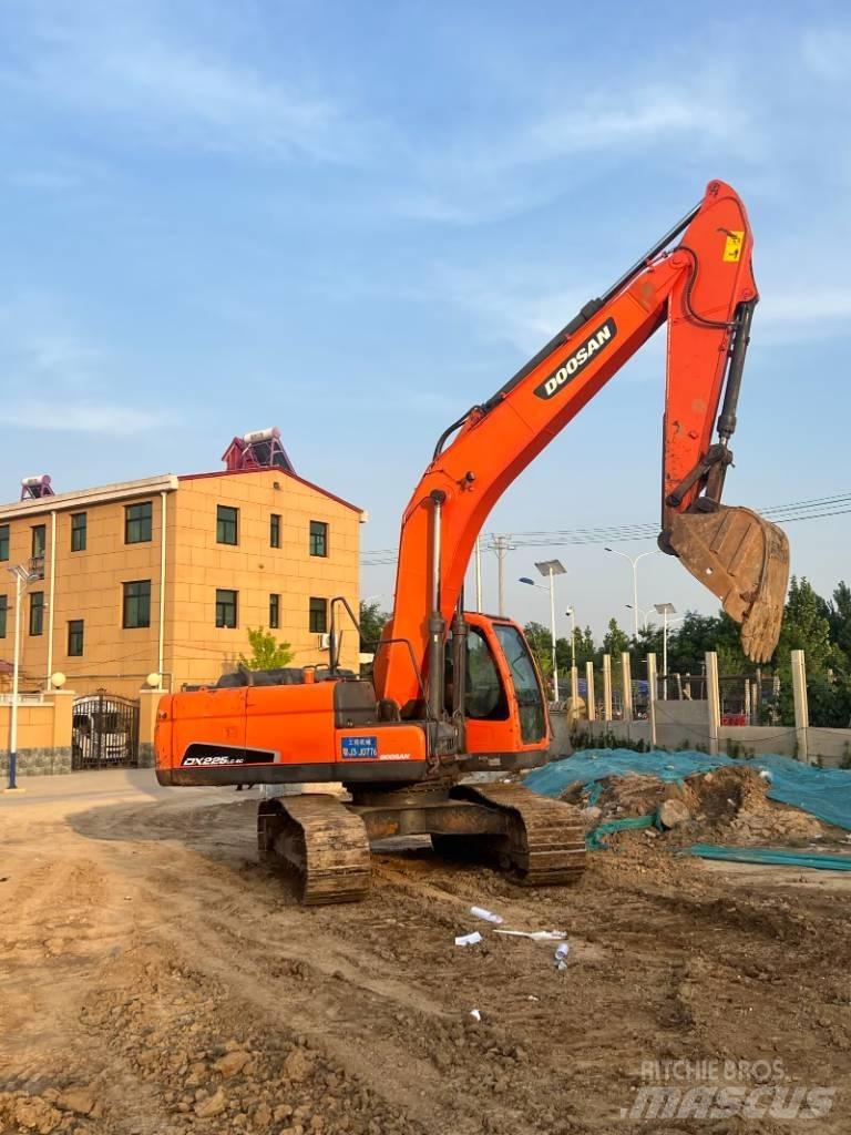 Doosan DX225LC-9C Lánctalpas kotrók