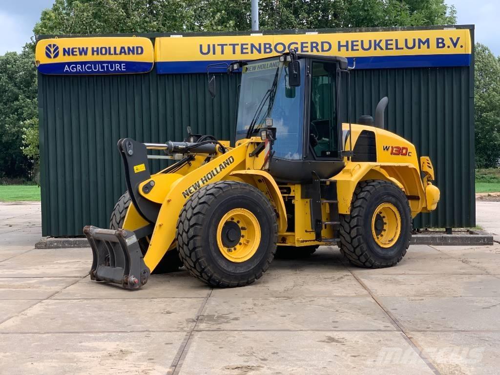 New Holland W 130 C Gumikerekes homlokrakodók