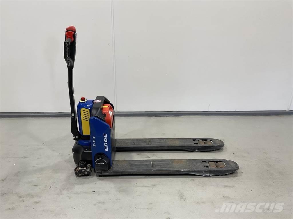 NH SKP1500E Alacsony emelőkocsi