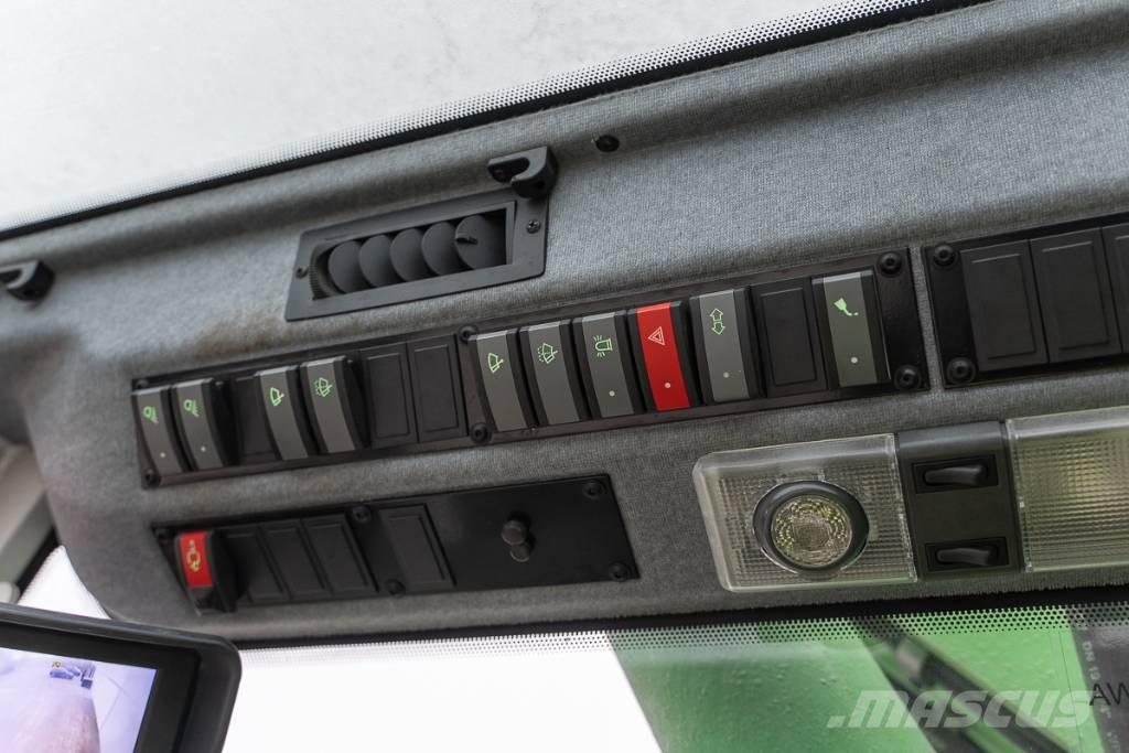 Sennebogen 821 E Gumikerekes kotrók