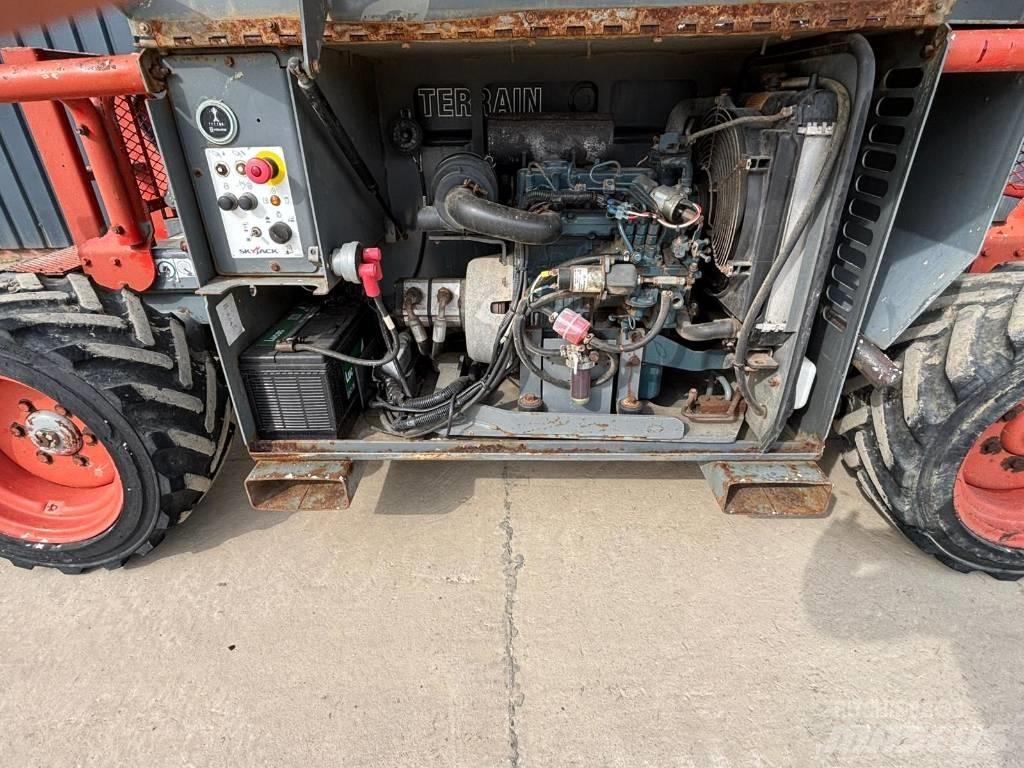 SkyJack SJ 6832 RT Ollós emelők