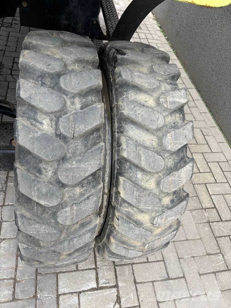 CAT M 320 F Gumikerekes kotrók