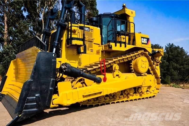 CAT D10T lánctalpas dózerek