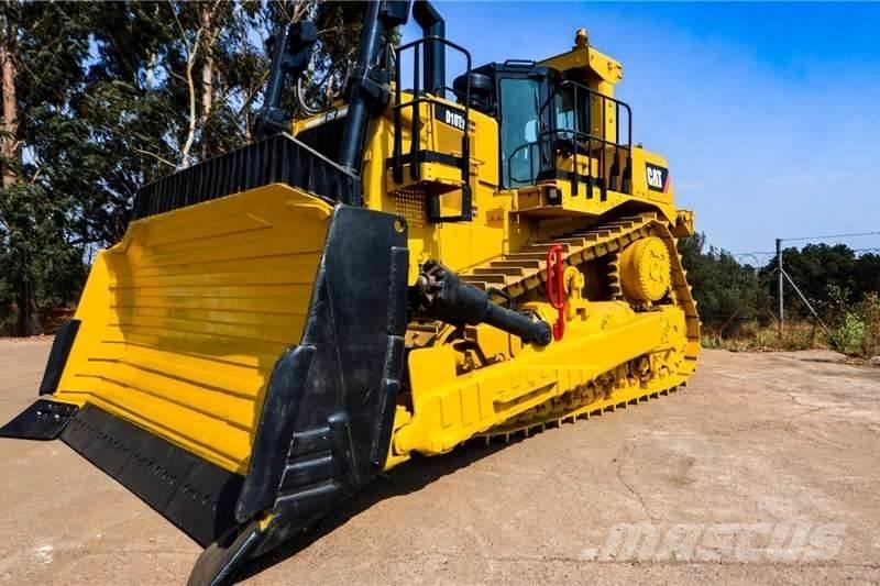 CAT D10T lánctalpas dózerek