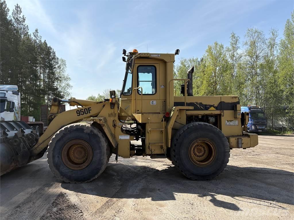 CAT 950F Gumikerekes homlokrakodók