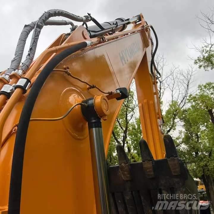 Hyundai R220LC-9S Lánctalpas kotrók