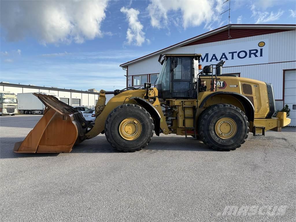 CAT 980M Gumikerekes homlokrakodók