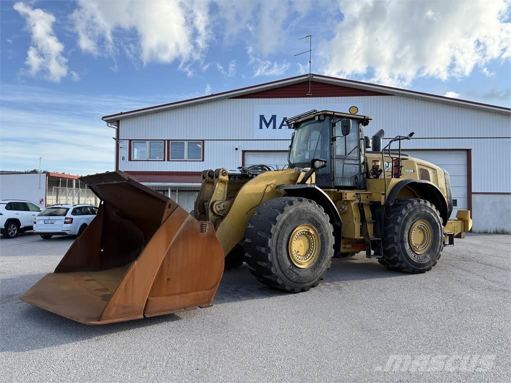 CAT 980M Gumikerekes homlokrakodók