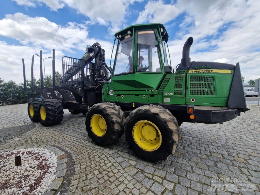 John Deere 1210 E Kihordók