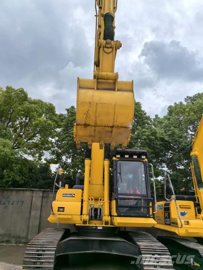 Komatsu PC 220-8 Közepes (midi) kotrók 7 t - 12 t