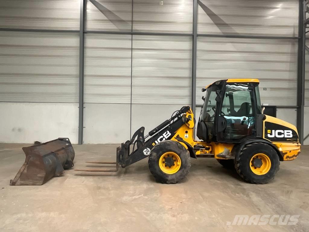 JCB 406 B Gumikerekes homlokrakodók