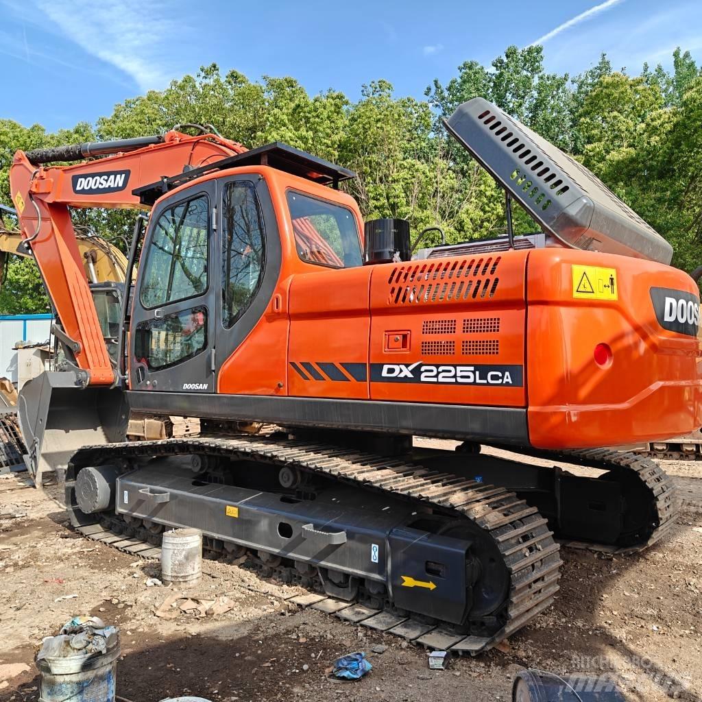 Doosan DX 225 LCA Lánctalpas kotrók