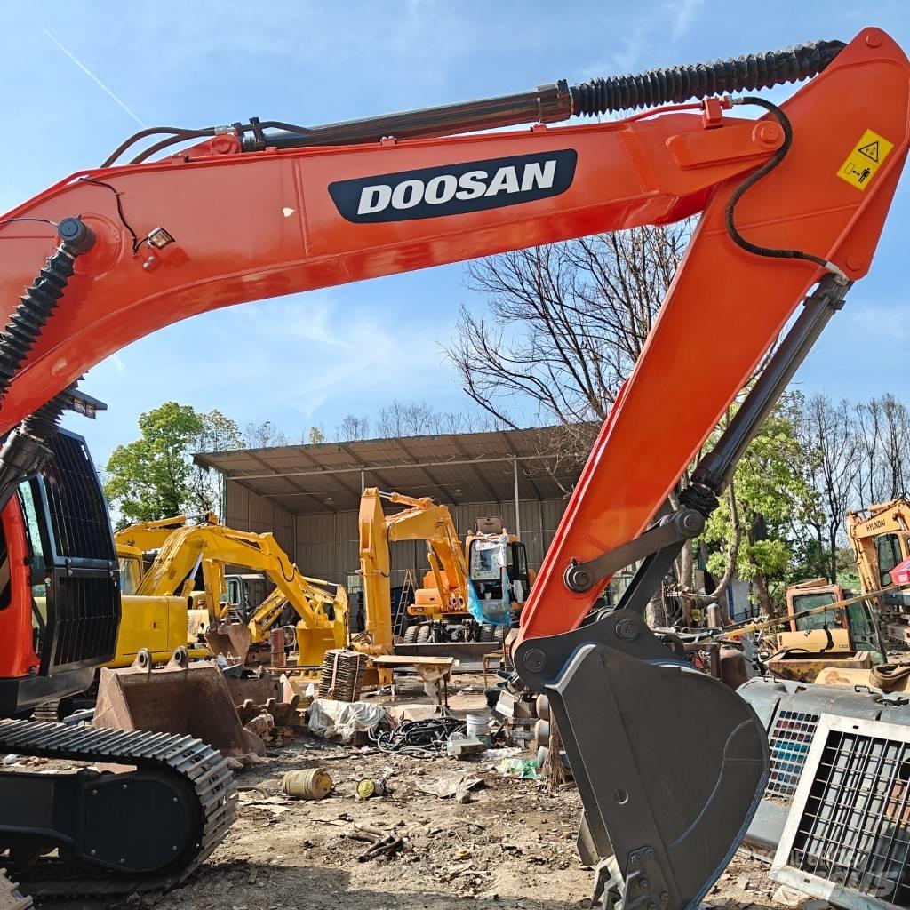 Doosan DX 225 LCA Lánctalpas kotrók