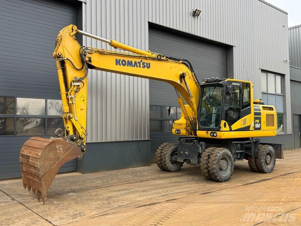 Komatsu PW180-11 Gumikerekes kotrók