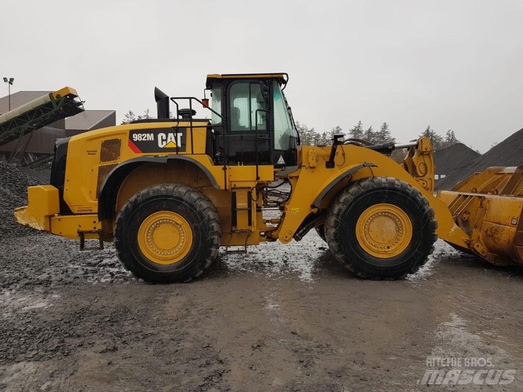 CAT 982m Gumikerekes homlokrakodók