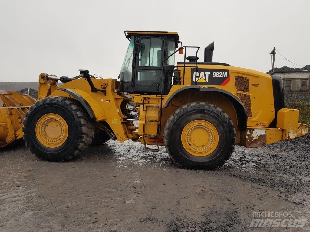 CAT 982m Gumikerekes homlokrakodók