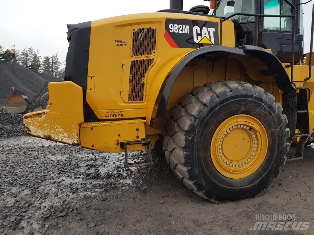 CAT 982m Gumikerekes homlokrakodók